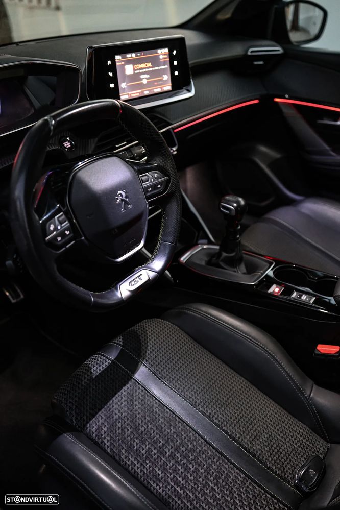 Peugeot 208 PureTech 100 GT Pack - 32