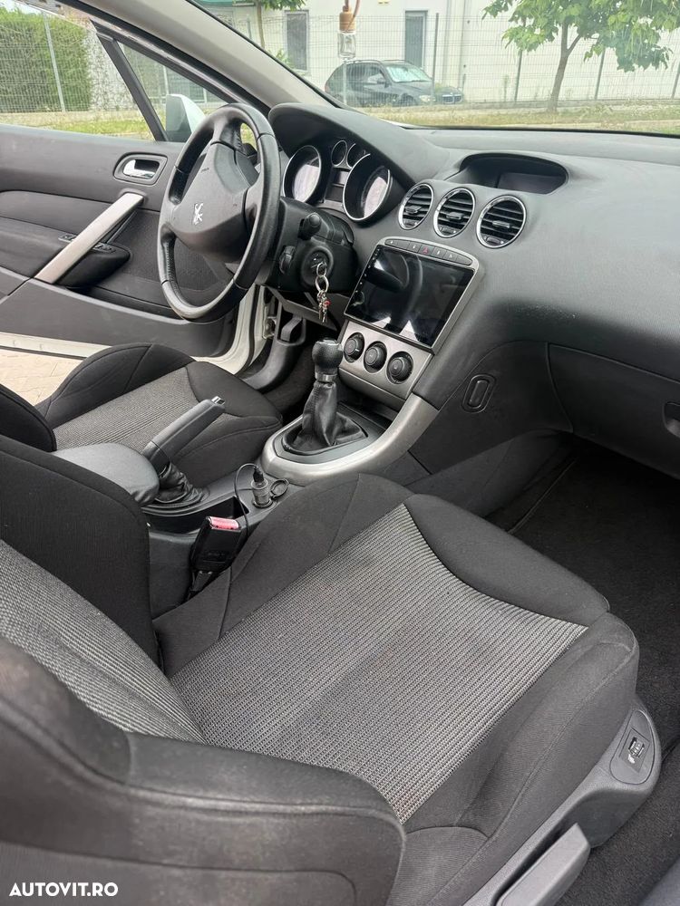 Peugeot 308 1.6 E Premium - 9