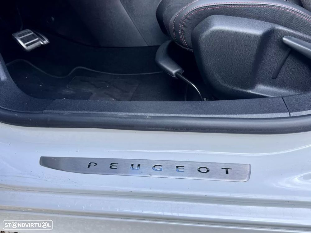 Peugeot 308 1.2 PureTech GT Pack EAT8 - 8