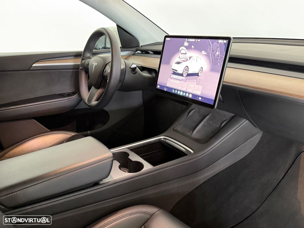 Tesla Model Y - 26