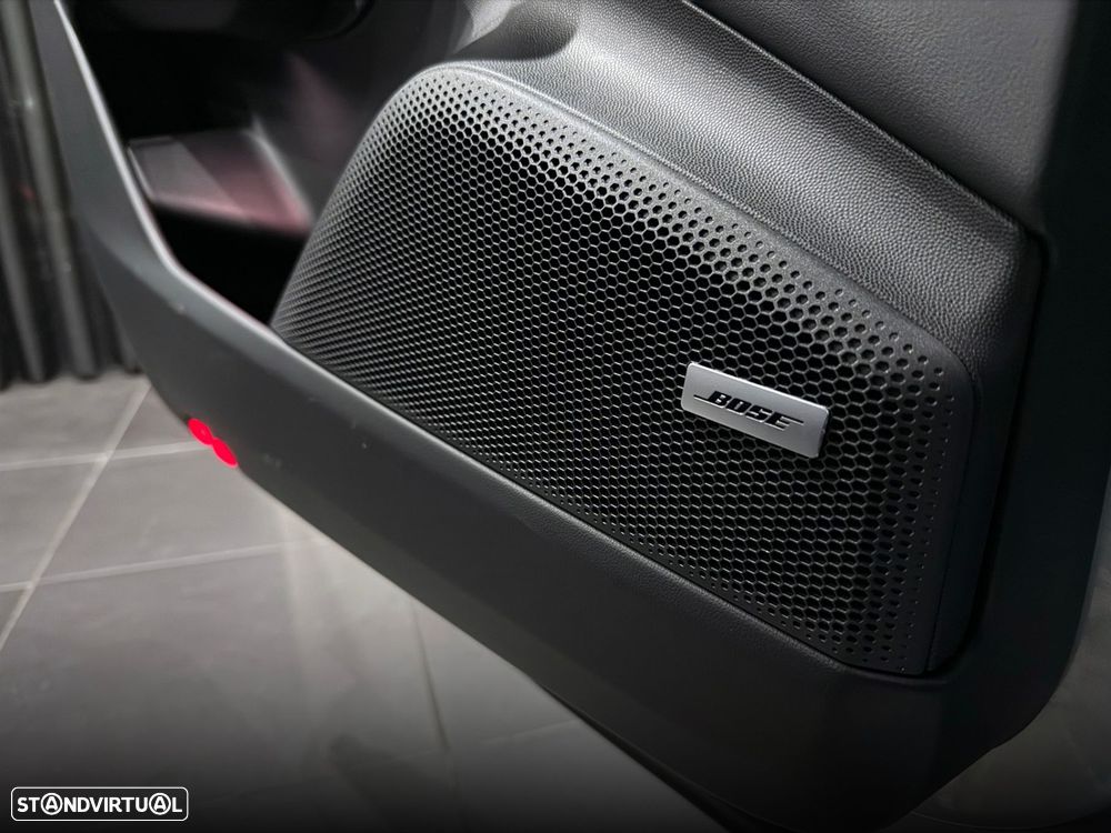 Porsche Macan Electric 4 - 19