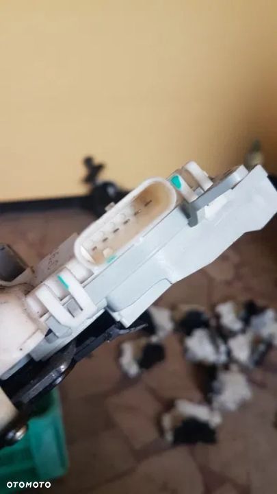 Zamek drzwi prawy Tył Audi A4 B8 - 2