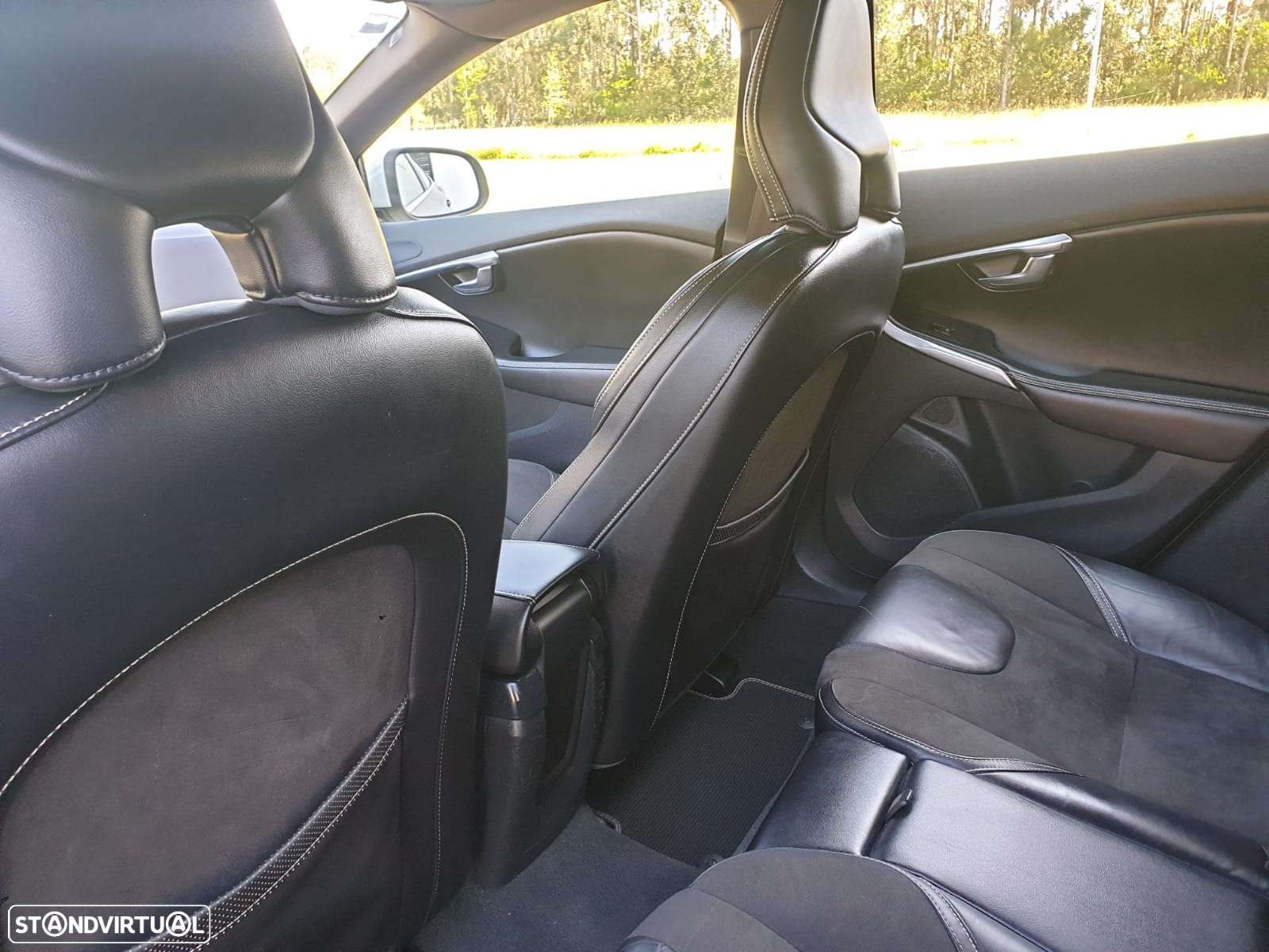 Volvo V40 2.0 D2 R-Design - 17