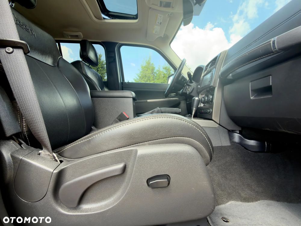 Jeep Cherokee - 24