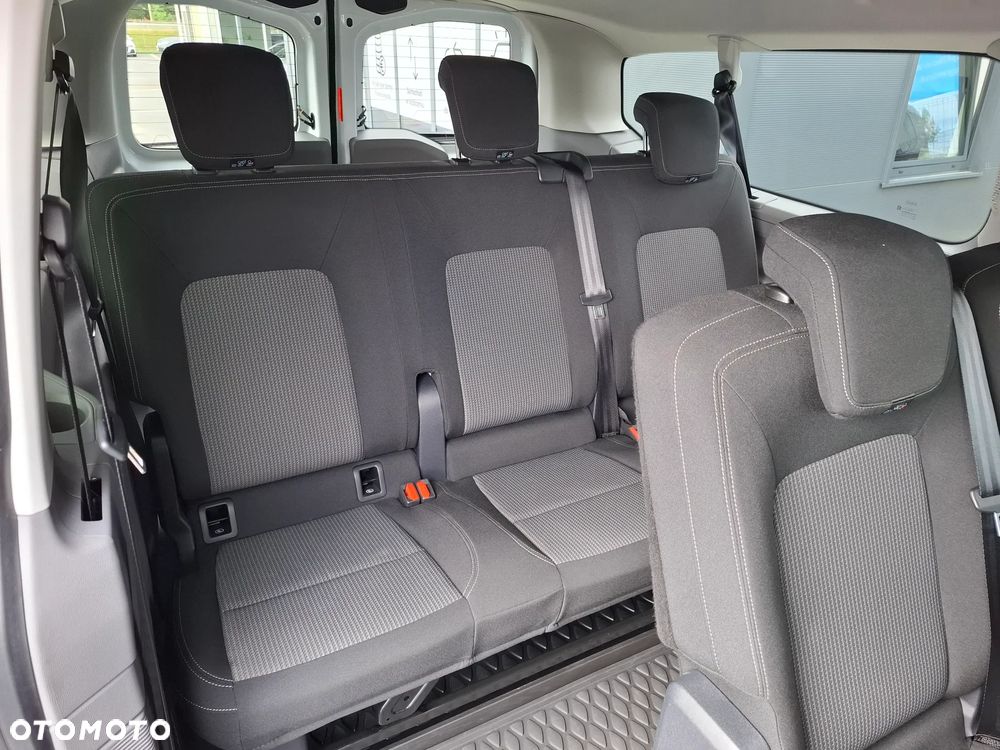 Volkswagen Caravelle - 13