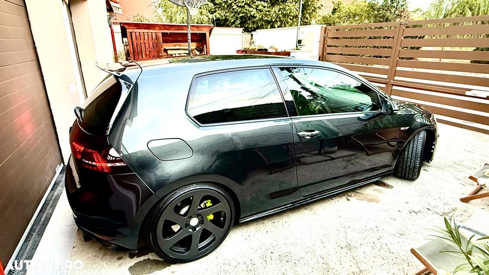 Volkswagen Golf 2.0 TSI BMT DSG GTI Performance - 3