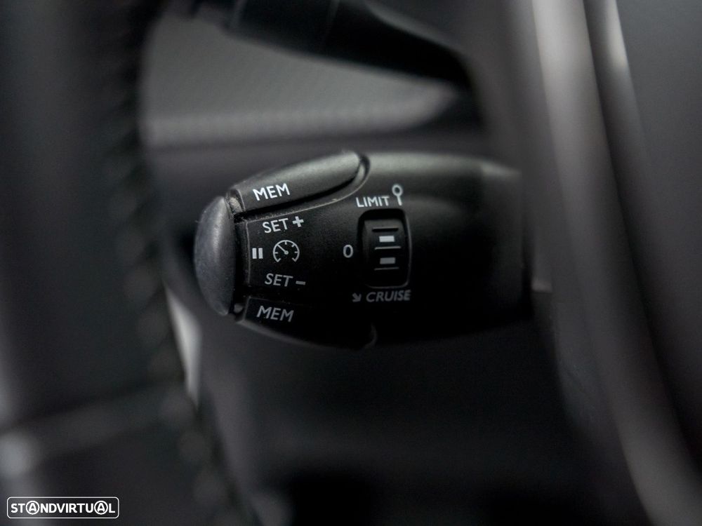 Peugeot 208 1.2 PureTech Active - 17