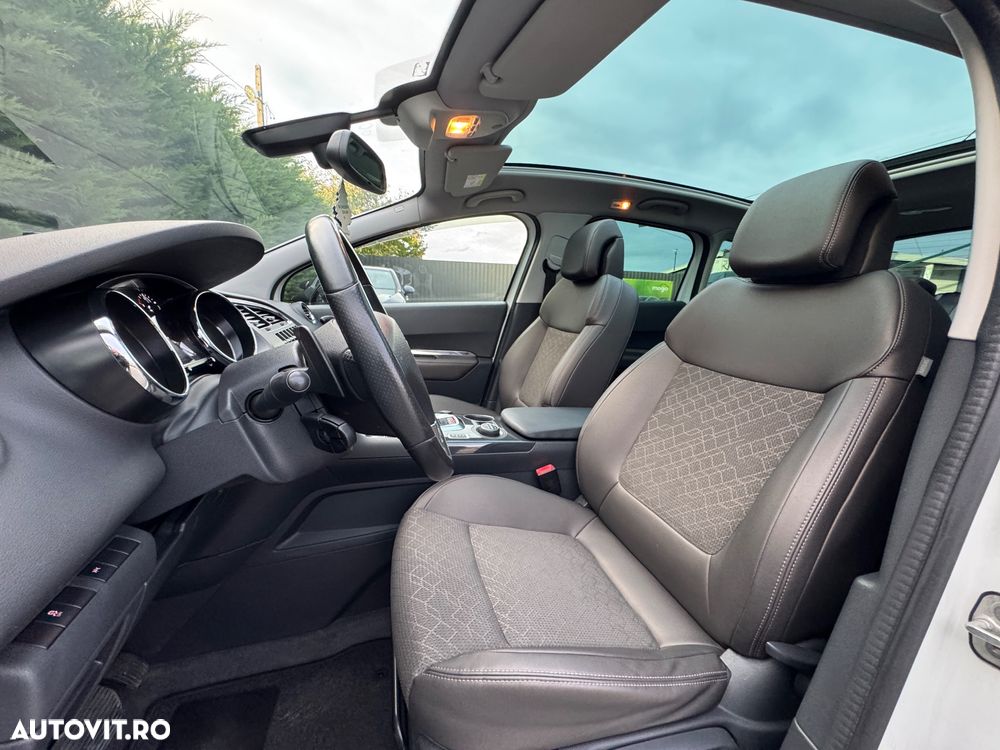 Peugeot 3008 Hybrid4 - 11