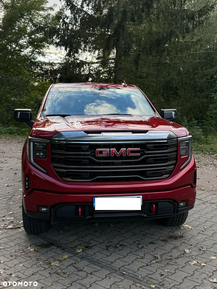 GMC Sierra - 1