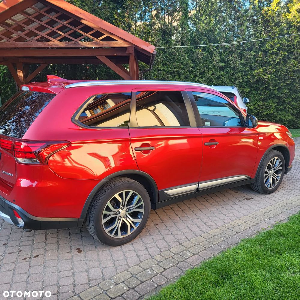 Mitsubishi Outlander - 1