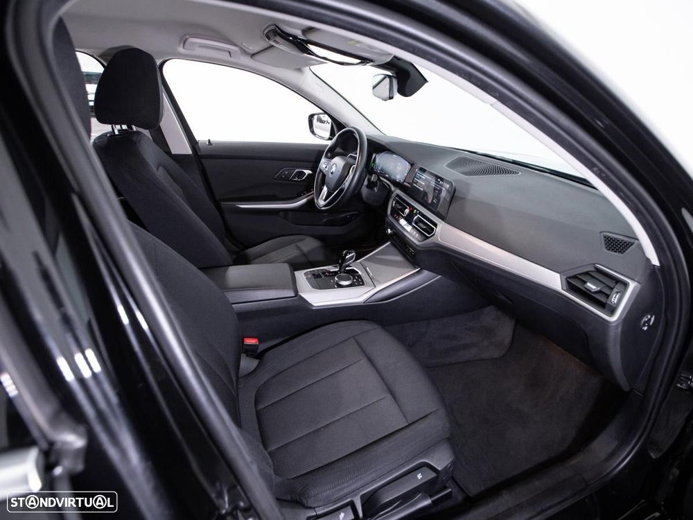 BMW 330 e Auto - 11