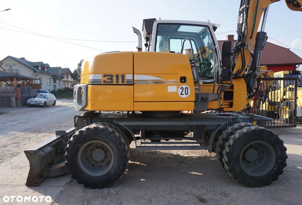 Liebherr A 311 - 4