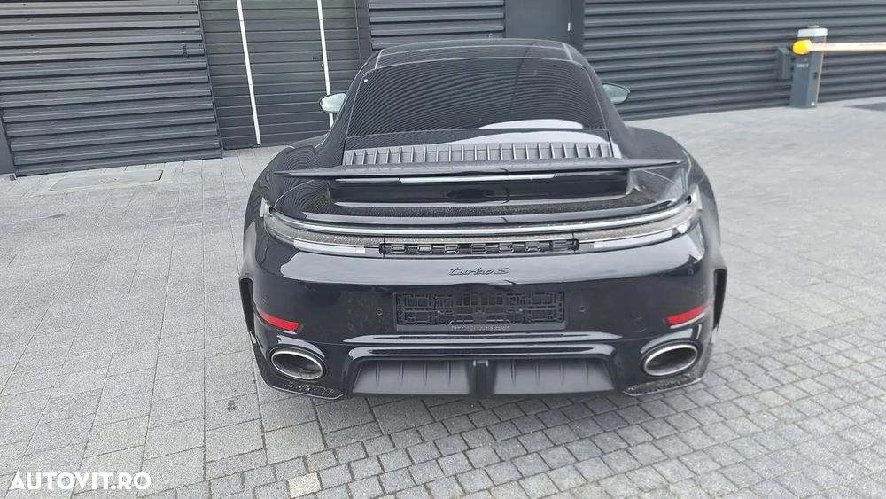 Porsche 911-TURBO-S - 9