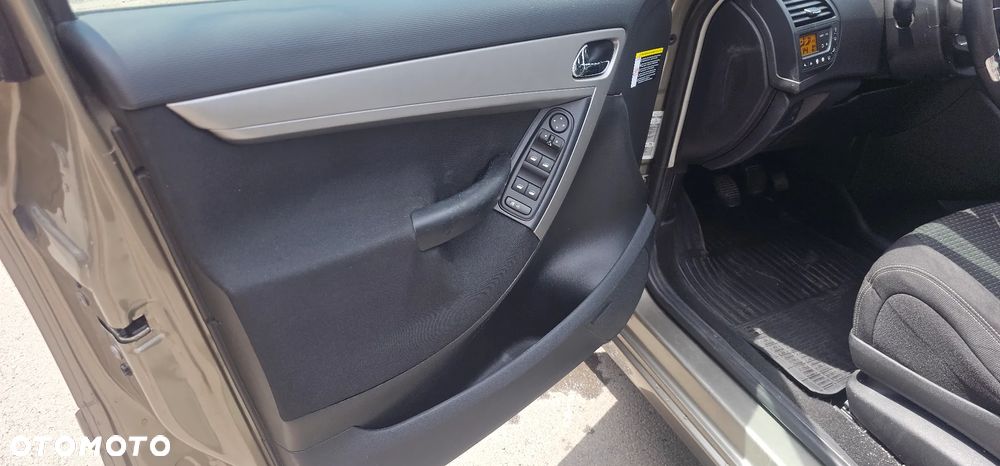 Citroën C4 Picasso 1.6 HDi Impress - 17