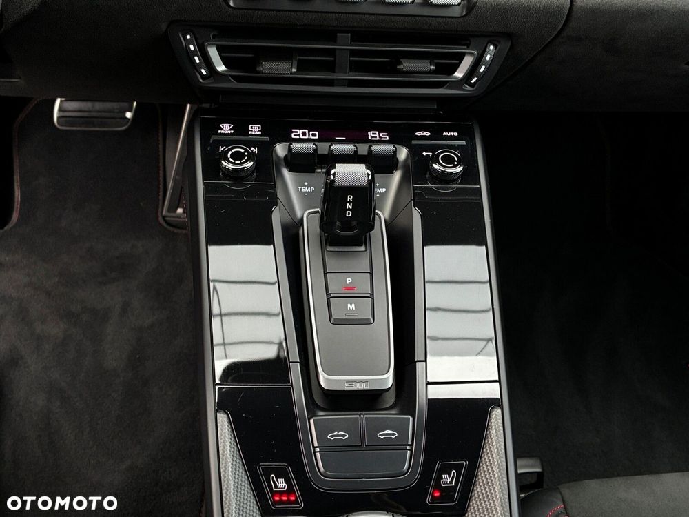 Porsche 911 Targa 4 GTS - 38