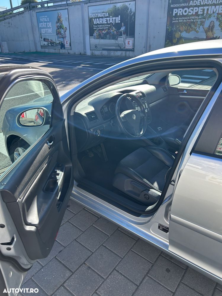 Volkswagen Golf 1.6 FSI Sportline - 15