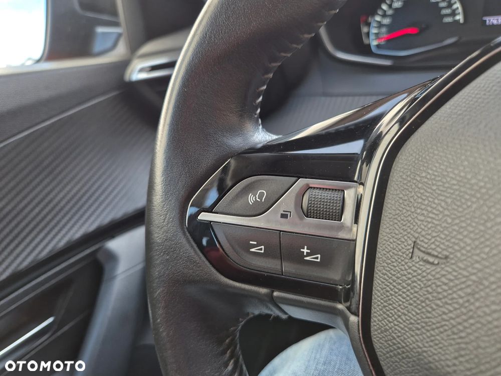 Peugeot 2008 BlueHDi 110 Active Pack - 23