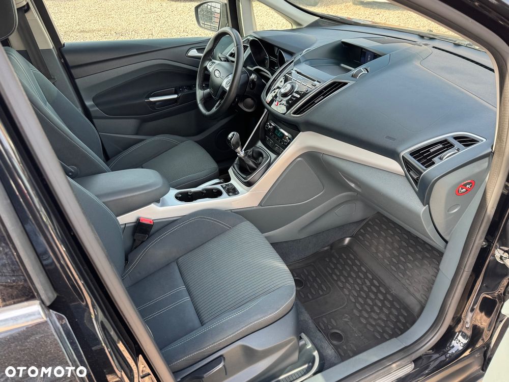 Ford Grand C-MAX - 11