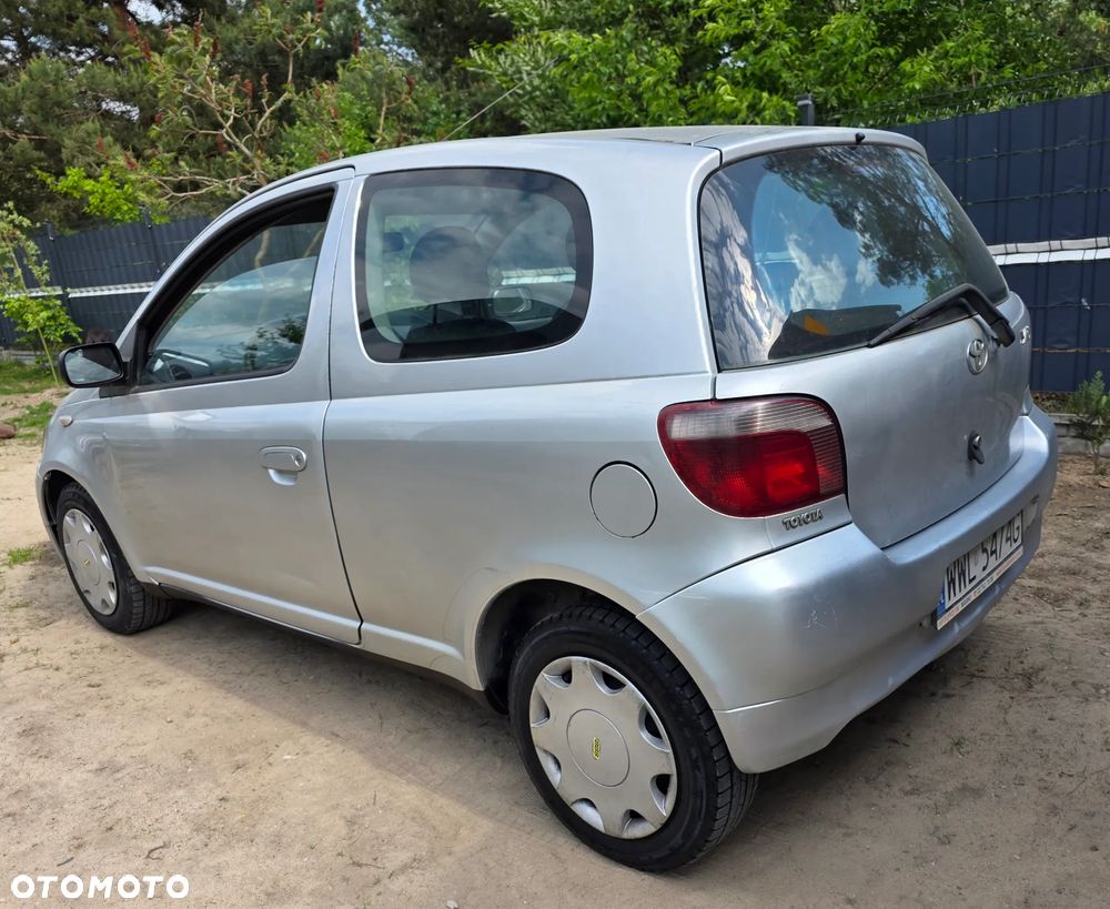 Toyota Yaris 1.0 Base - 2