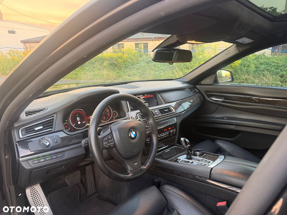 BMW Seria 7 - 18