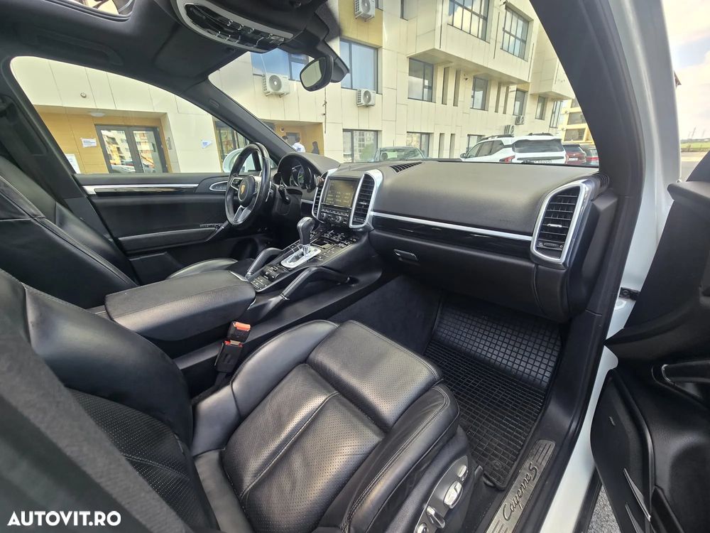 Porsche Cayenne - 16