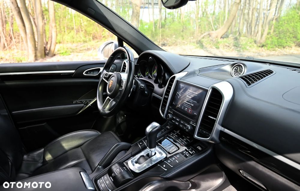 Porsche Cayenne - 26