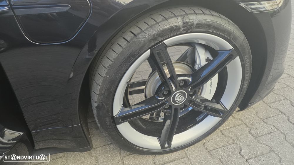 Porsche Taycan 4S - 33