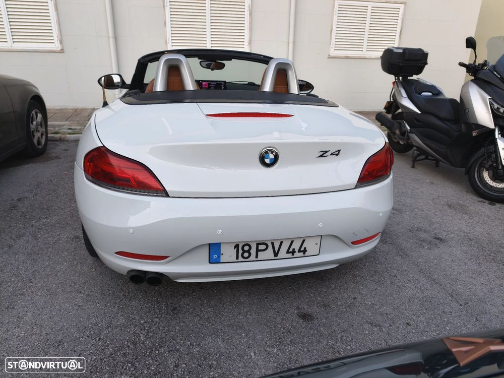BMW Z4 sDrive23i - 11