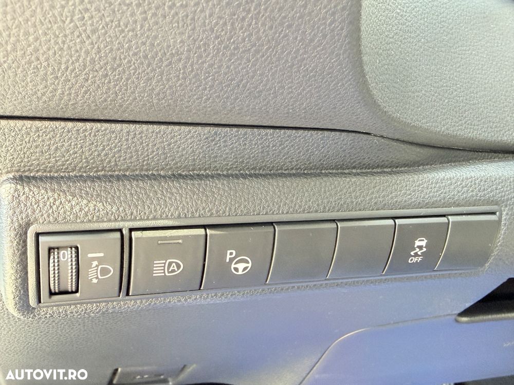 Toyota Corolla 1.8 HSD Dynamic - 29