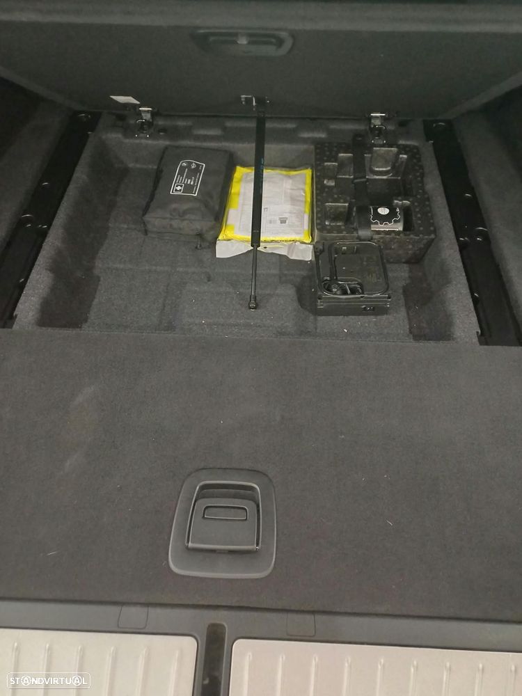 BMW 520 d Pack Desportivo M Auto - 10