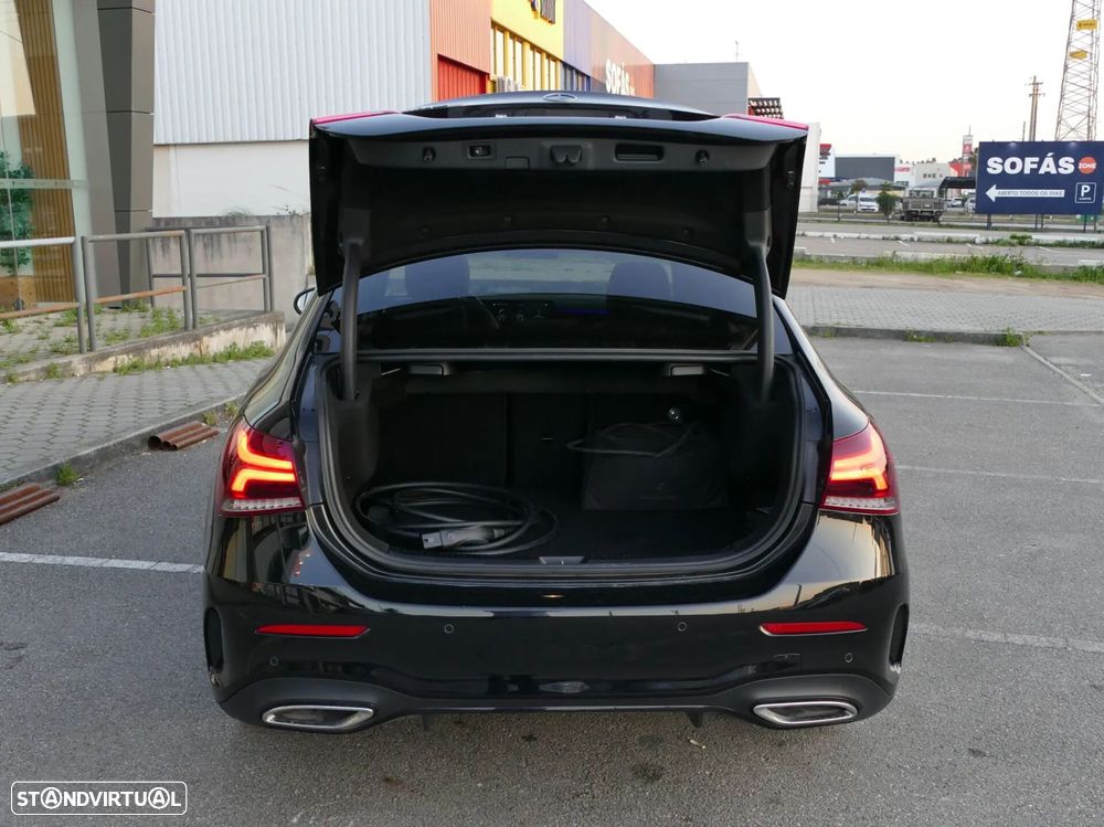 Mercedes-Benz A 250 Limousine e AMG Line - 16