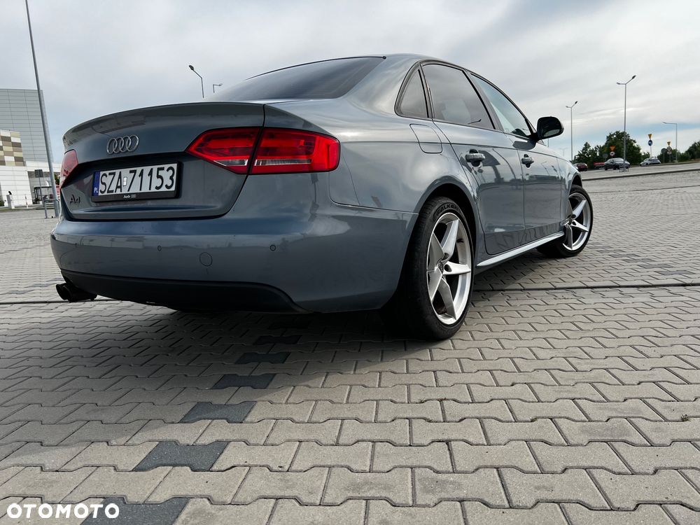 Audi A4 Limousine - 3