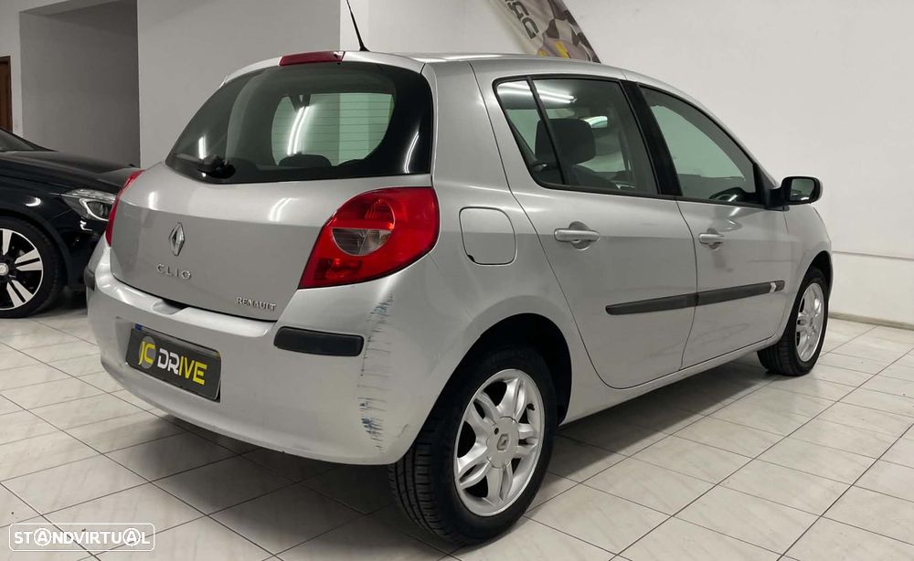 Renault Clio 1.2 16V Pack - 8