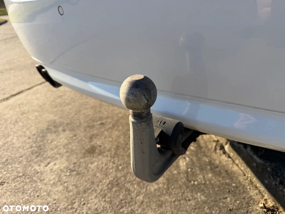 BMW Seria 5 528i xDrive Luxury Line - 24