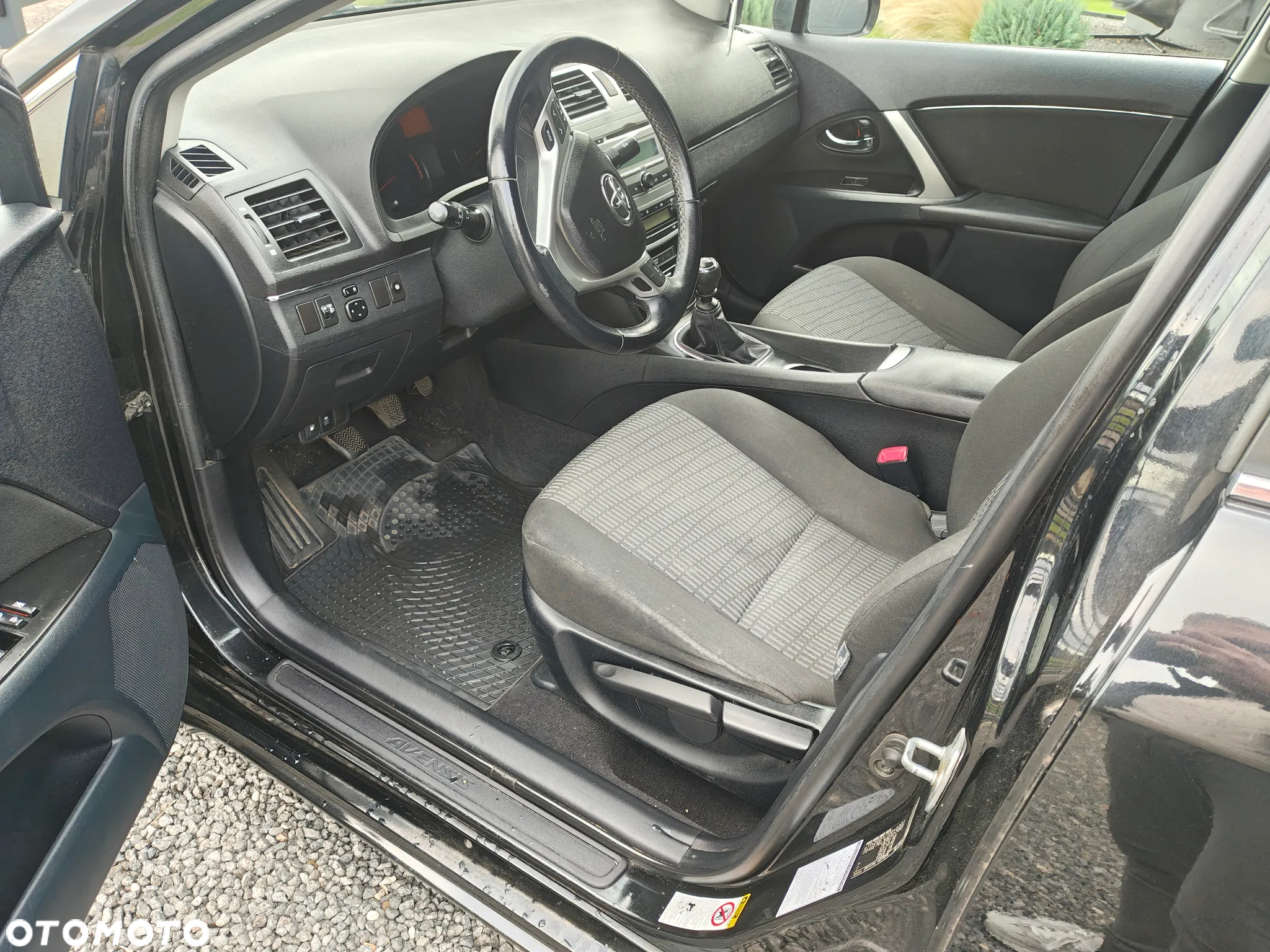 Toyota Avensis 1.6 Luna - 12