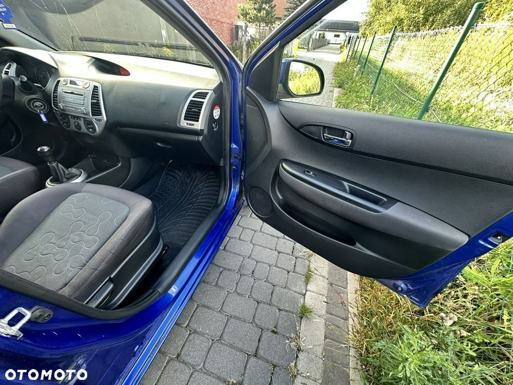 Hyundai i20 1.2 UEFA EURO 2012 Edition - 10