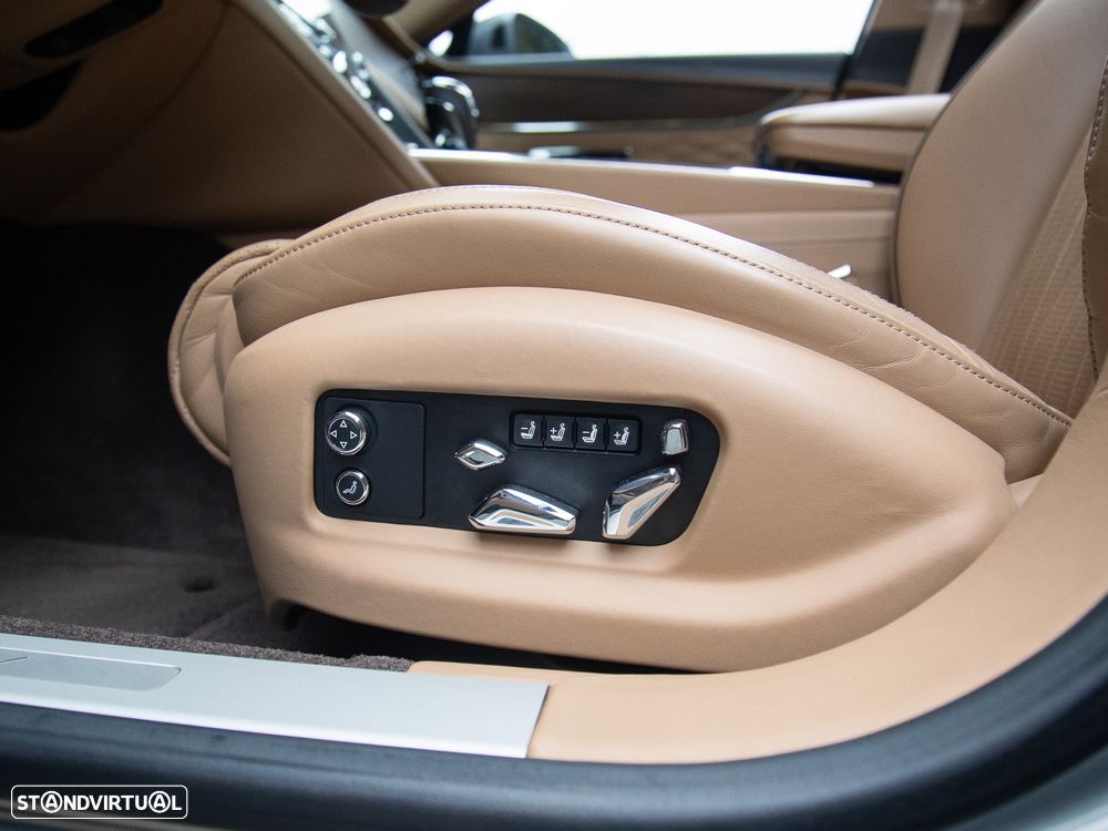 Bentley Flying Spur Hybrid Azure - 18