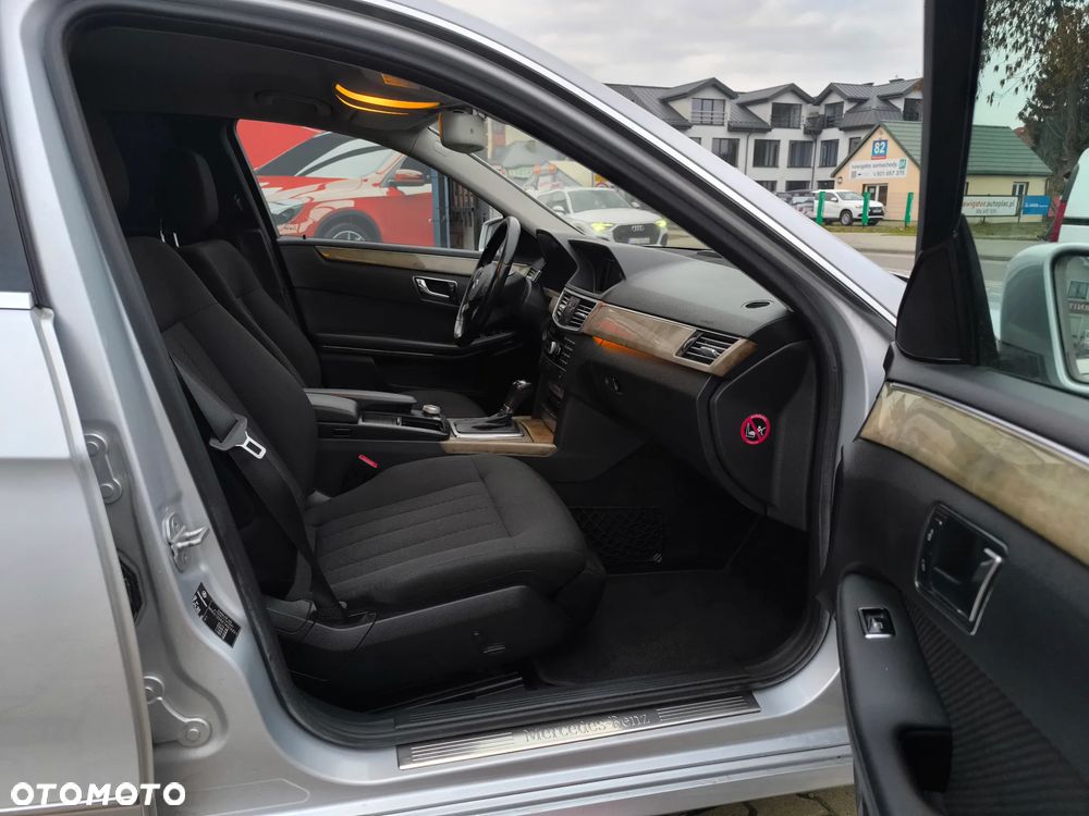 Mercedes-Benz Klasa E 220 CDI Automatik Elegance BusinessEDITION - 17