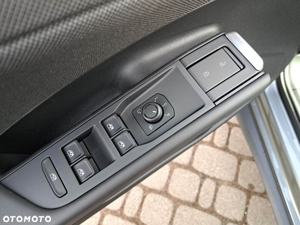 Volkswagen T-Roc 1.5 eTSI Life DSG - 13