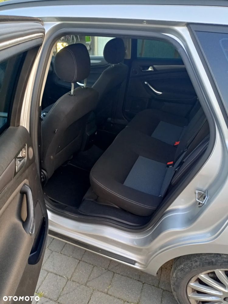 Ford Mondeo 2.0 TDCi Ambiente - 8