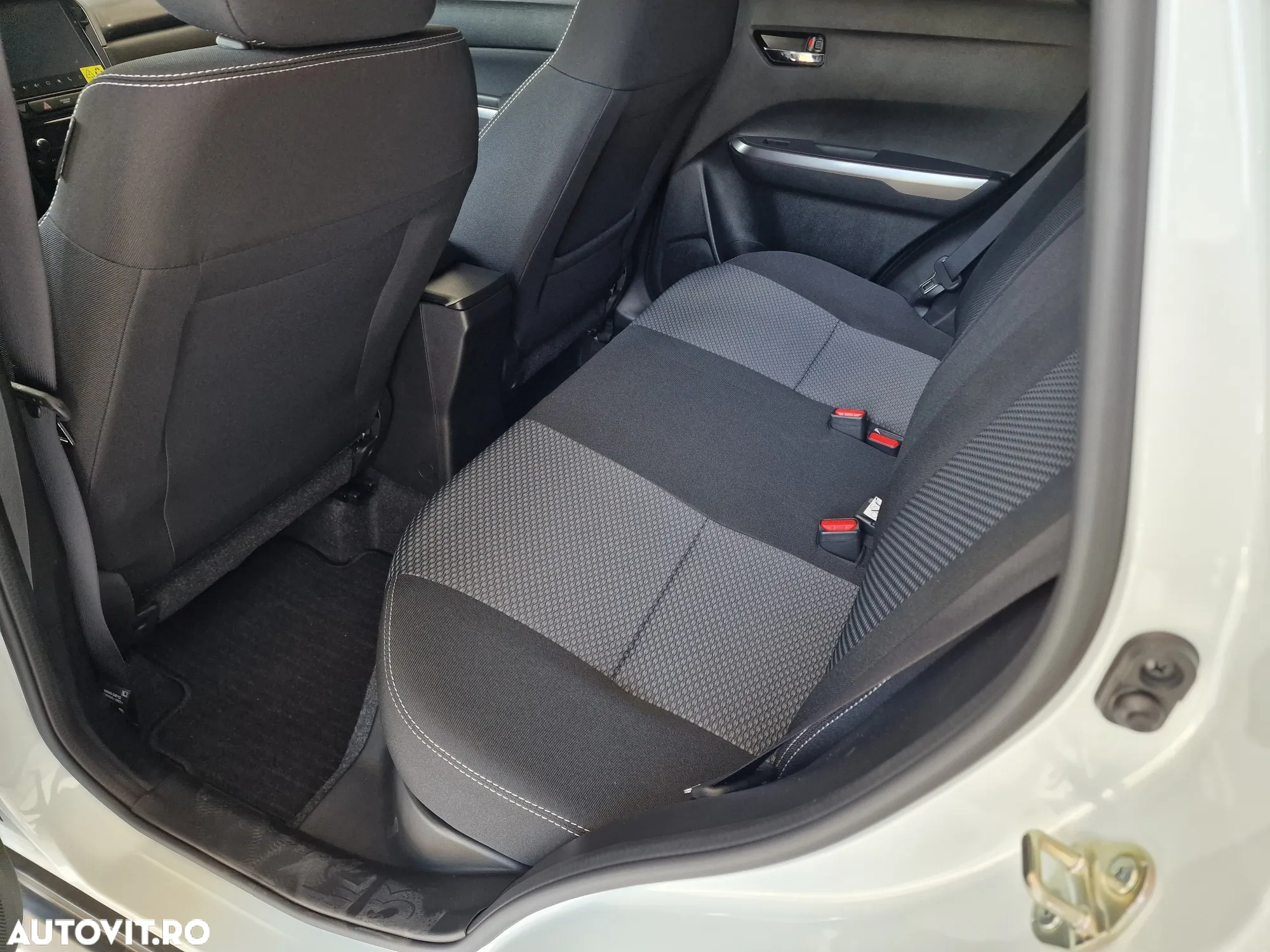 Suzuki Vitara 1.4 Boosterjet Mild-Hybrid 6AT Passion - 7