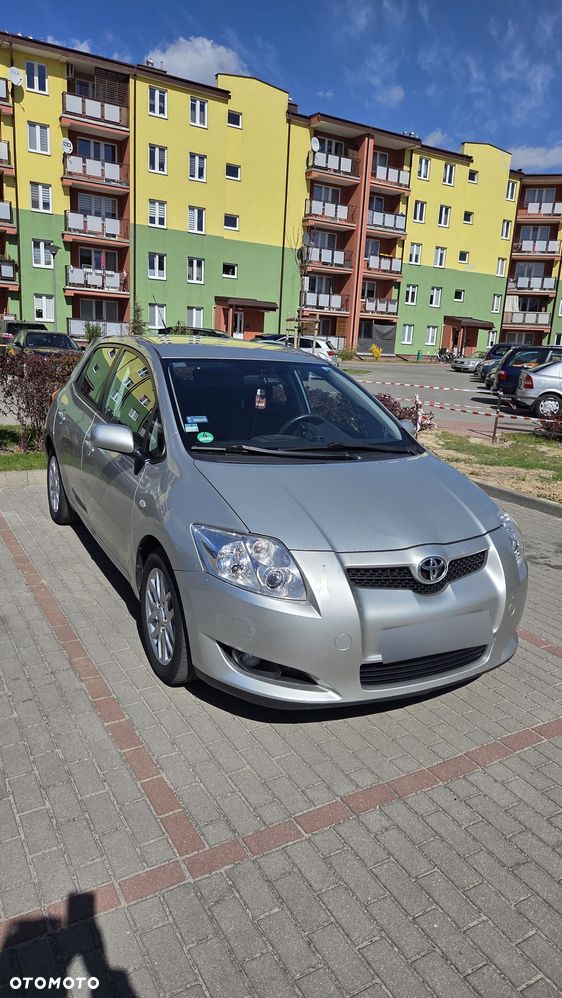 Toyota Auris 2.0 D-4D - 1