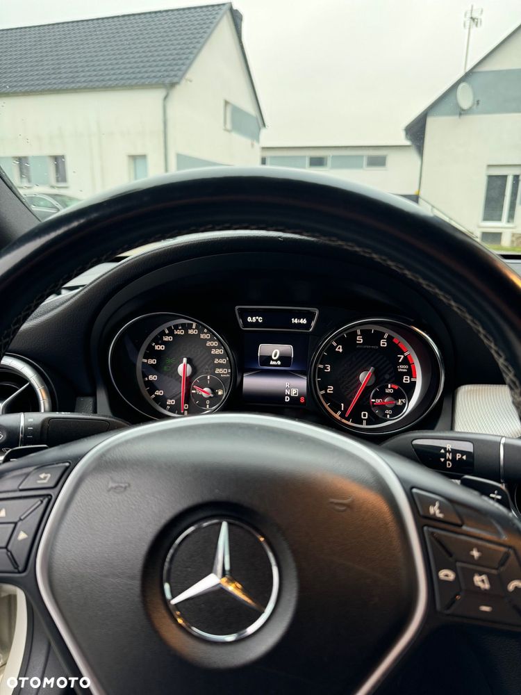 Mercedes-Benz CLA 250 7G-DCT - 11
