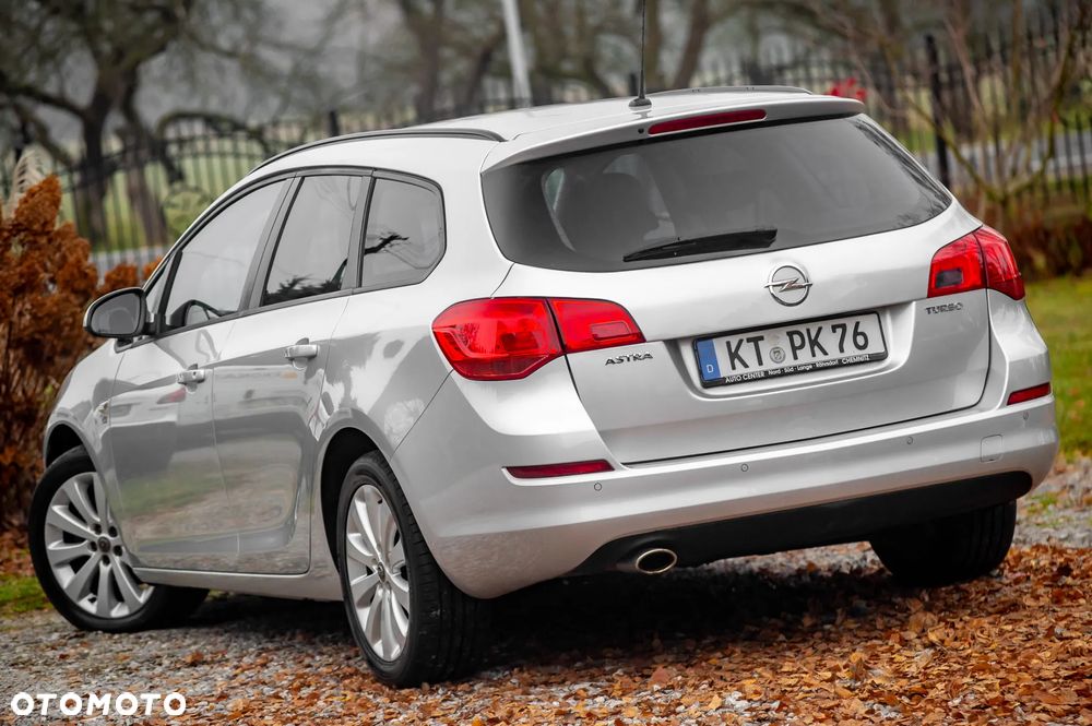 Opel Astra 1.4 Turbo 150 Jahre - 8