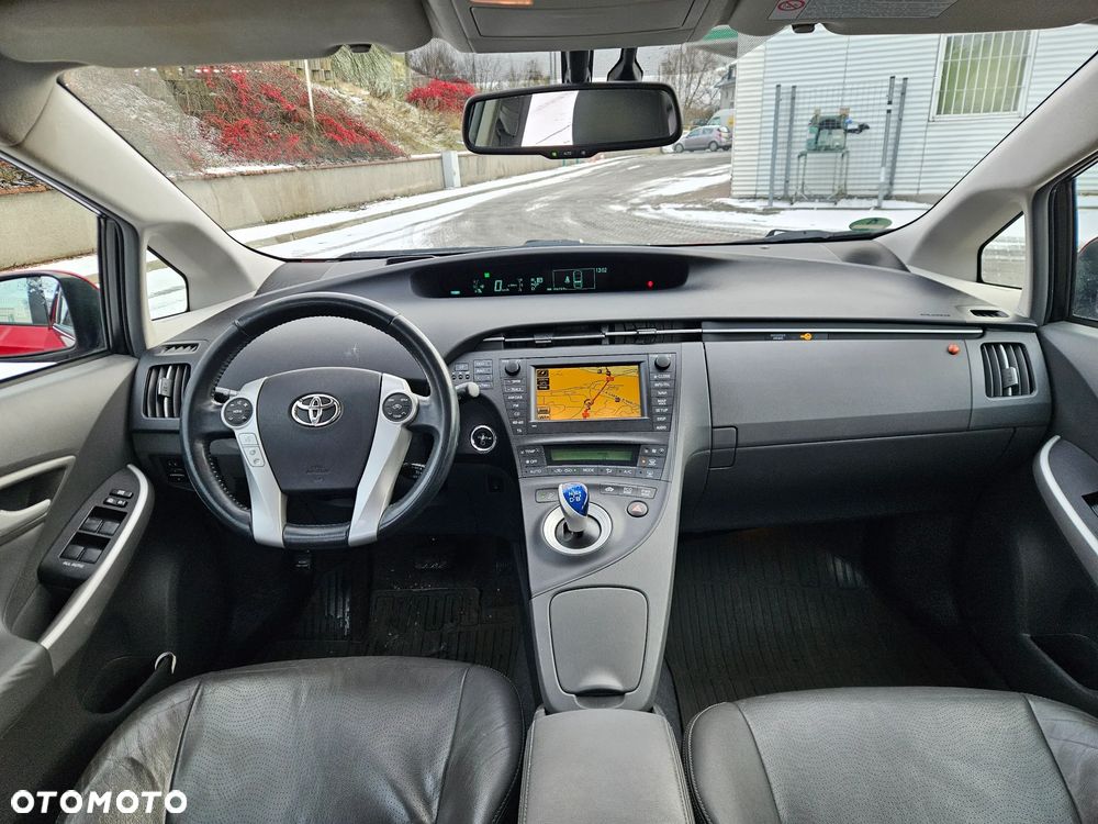Toyota Prius (Hybrid) Executive - 8