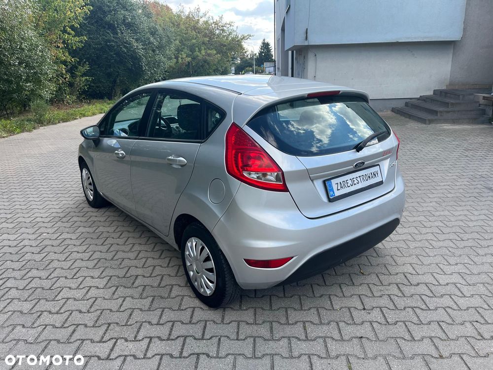 Ford Fiesta 2011 photo 4