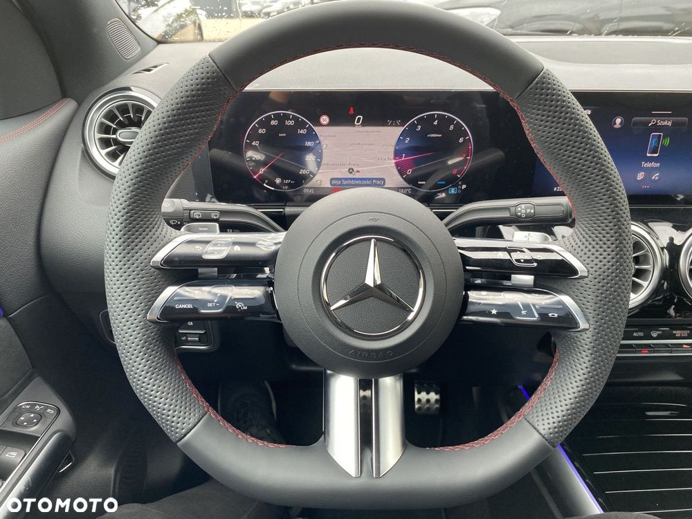 Mercedes-Benz GLA - 10