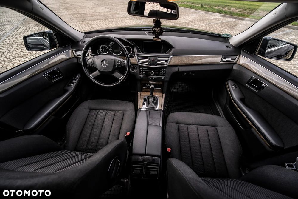 Mercedes-Benz Klasa E 220 CDI 7G-TRONIC Elegance - 2