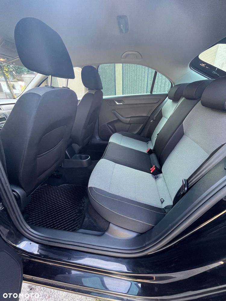 Skoda RAPID 1.2 TSI Elegance - 16