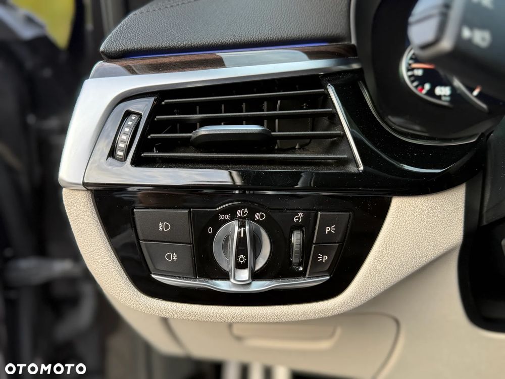 BMW Seria 5 520d xDrive M Sport sport - 20